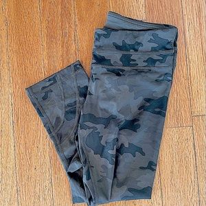 Lululemon army crop leggings
